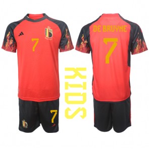Belgien Kevin De Bruyne #7 Replika Babytøj Hjemmebanesæt Børn VM 2022 Kortærmet (+ Korte bukser)